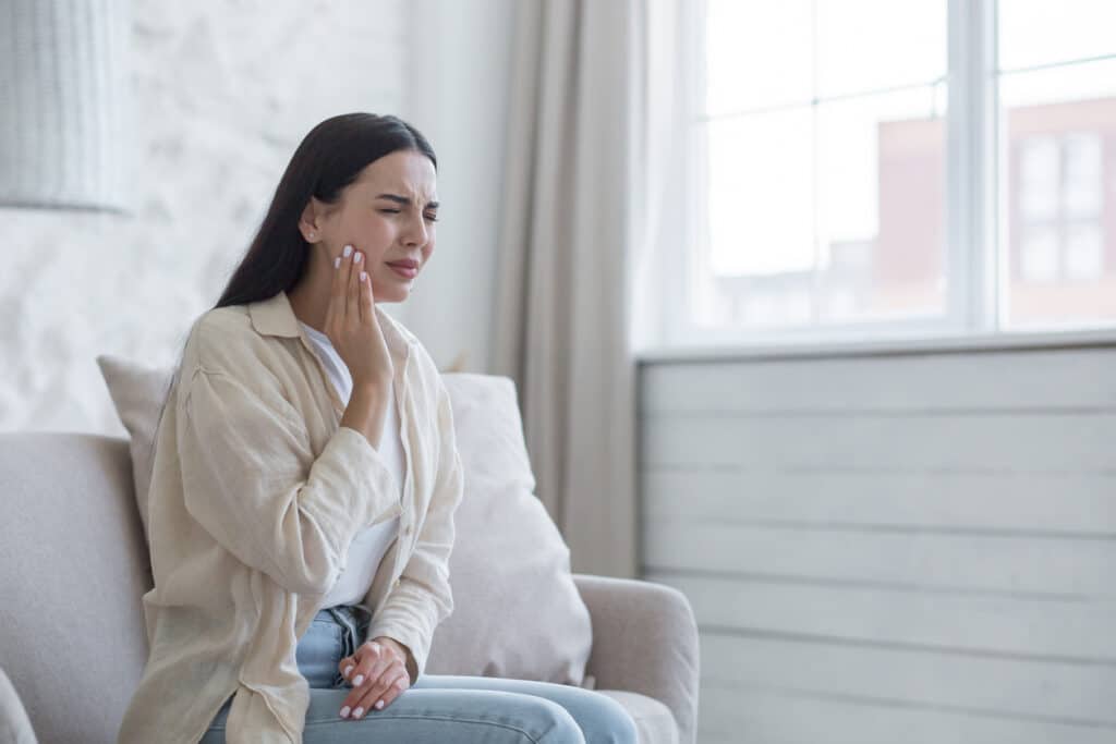 Woman with toothache